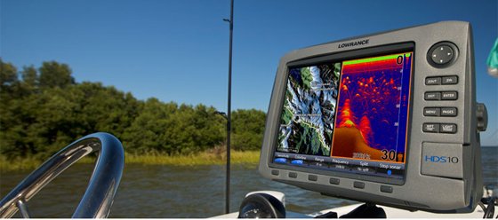 Lowrance HDS-10 monteret på bøjle