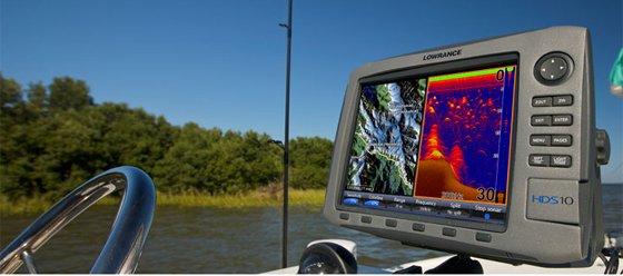 Lowrance HDS-10 monteret p bjle